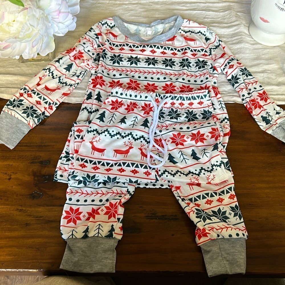Xmas PJs size 5 unbranded 100% cotton